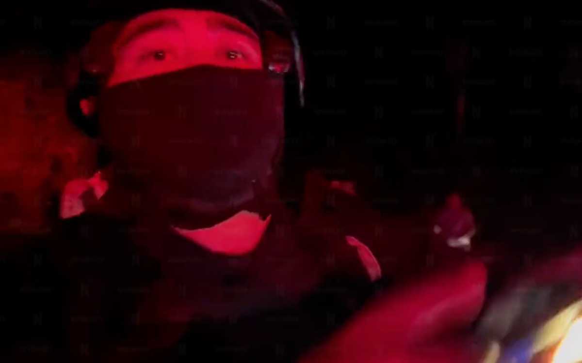 Procesan a policía por agredir a reportero en Quintana Roo