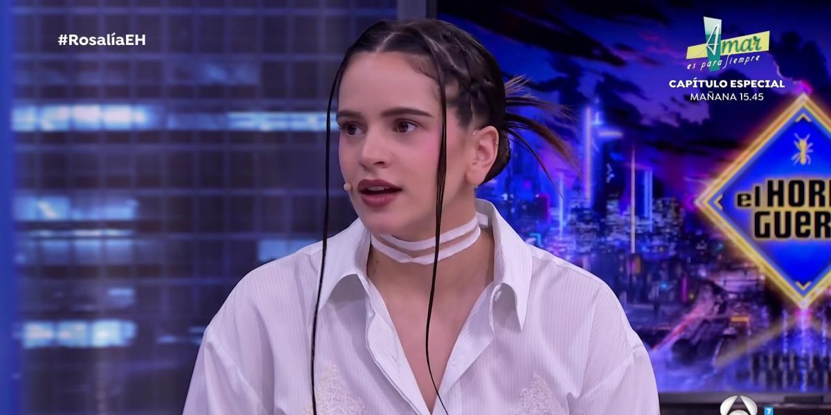 Rosalía estrena 'look' posando como Dios la trajo al mundo en Instagram