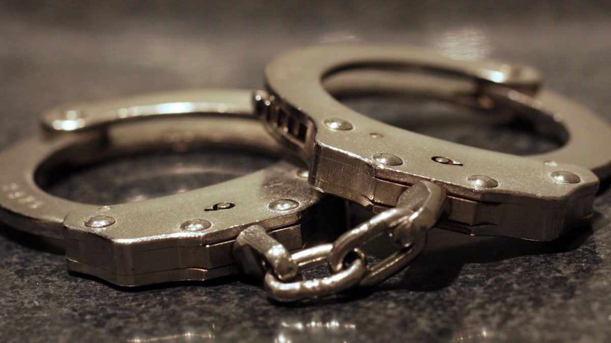 Sentencia a hombre de NJ por contratar sicario para asesinar a joven