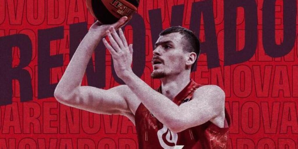 Simanic seguirá una temporada más en el Casademont Zaragoza