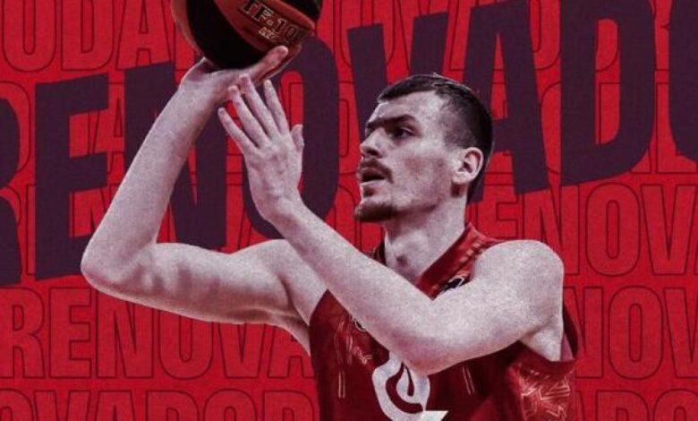 Simanic seguirá una temporada más en el Casademont Zaragoza