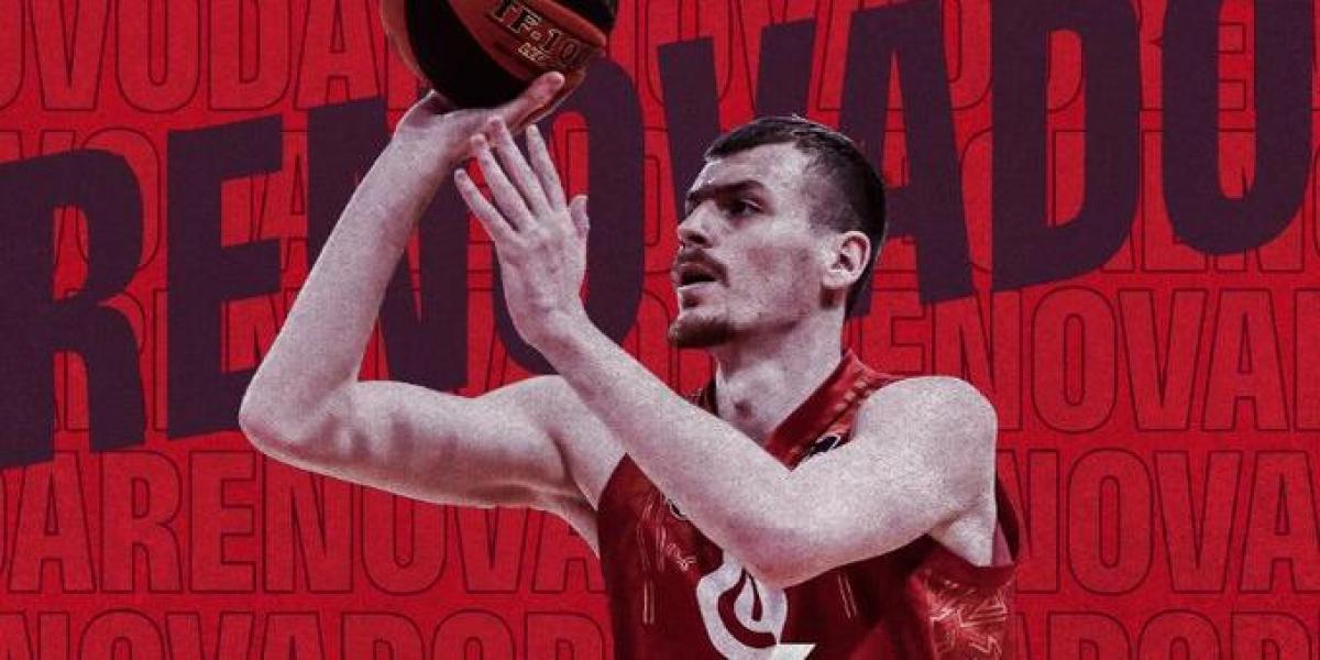 Simanic seguirá una temporada más en el Casademont Zaragoza