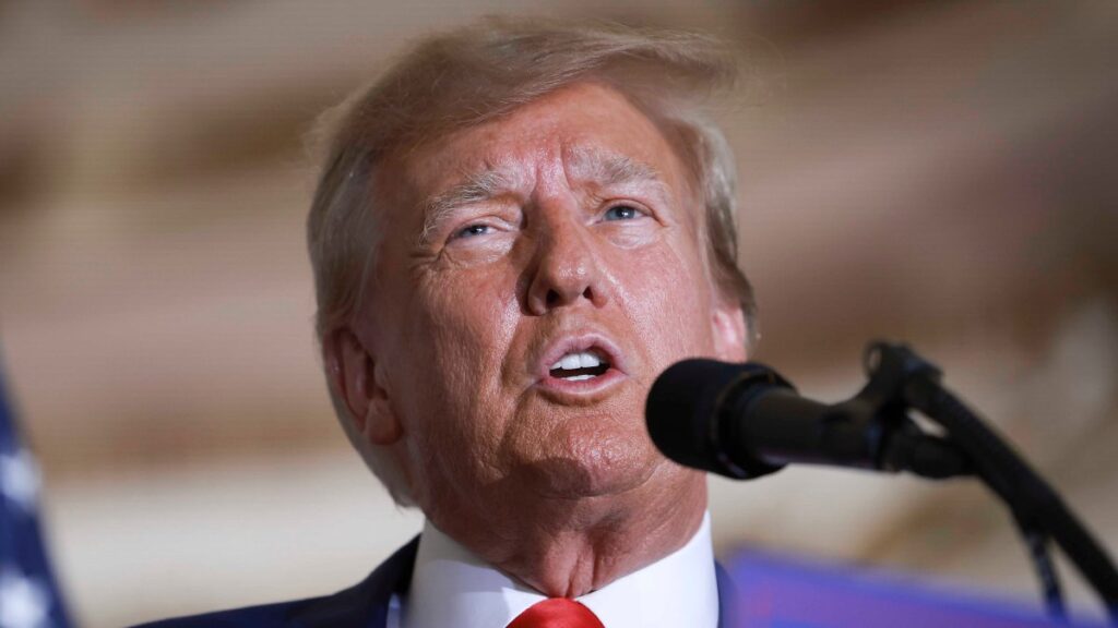 Trump cambia a su equipo legal para caso de documentos clasificados