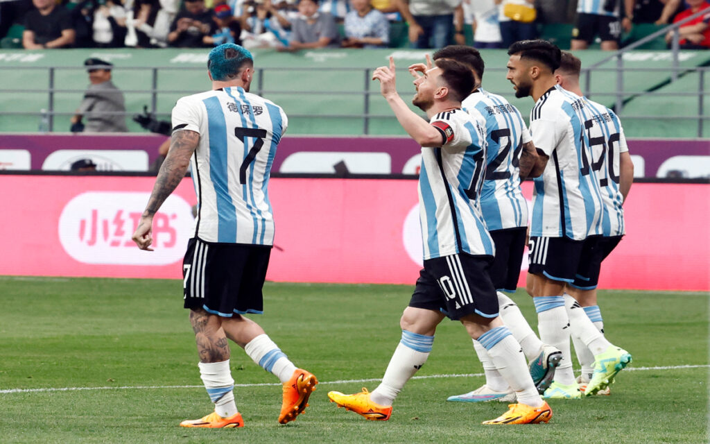 Vence Argentina a Australia con gol de vestidor de Leo Messi | Video