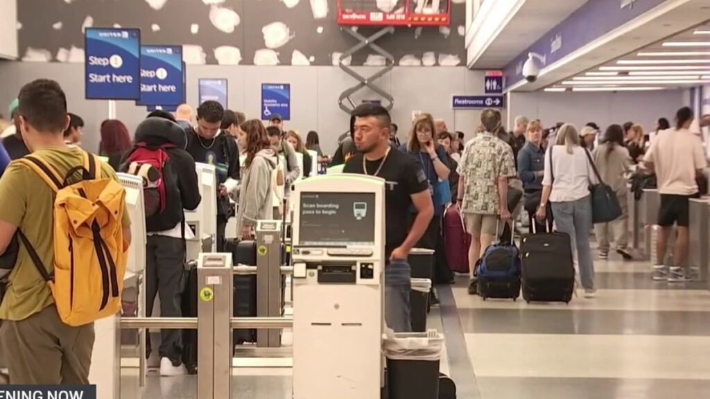 Vuelos en los aeropuertos para el feriado del 4 de julio
