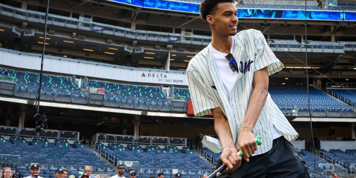 Wembanyama se pasa al béisbol e impresiona para bien... y para mal