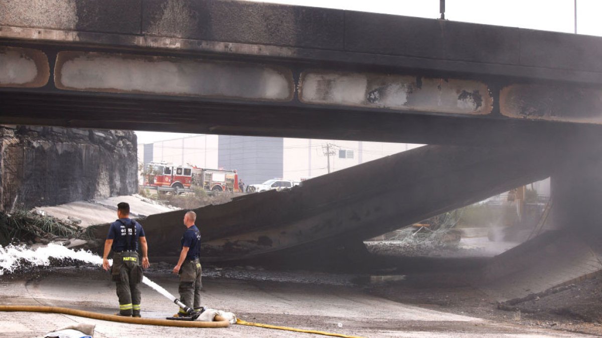 anuncian que el tramo de la I-95 que se desplomó será reabierto en dos semanas