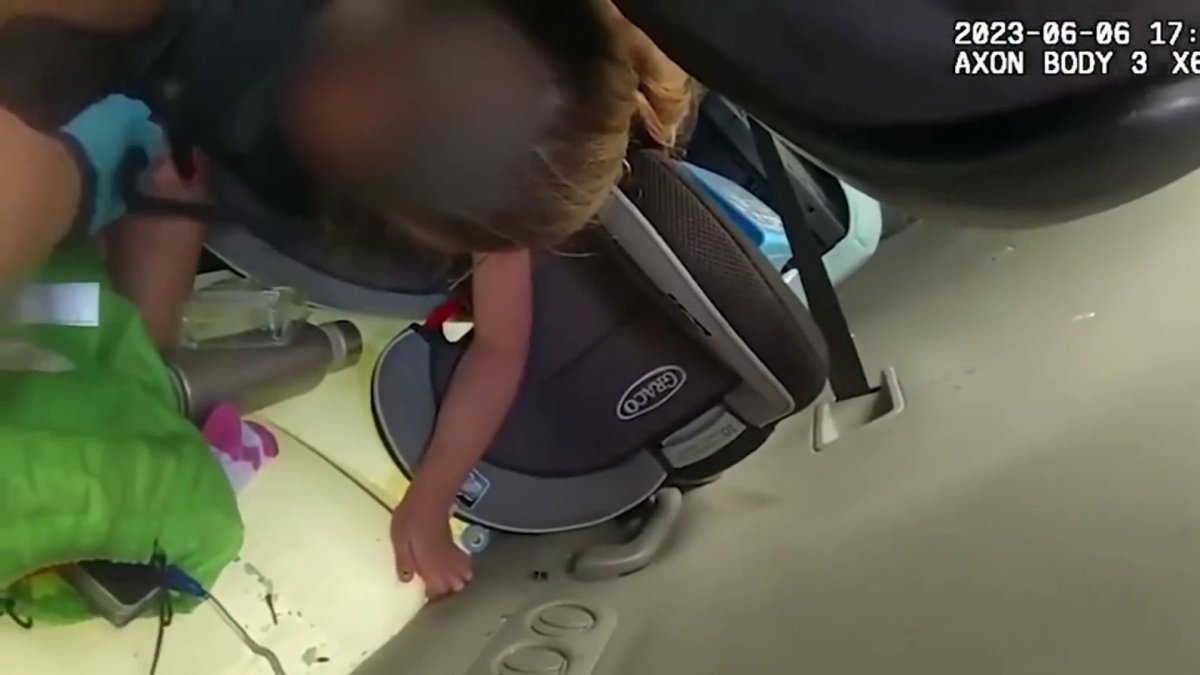 captan en video rescate de madre y sus cinco hijos tras accidente en Hillsborough