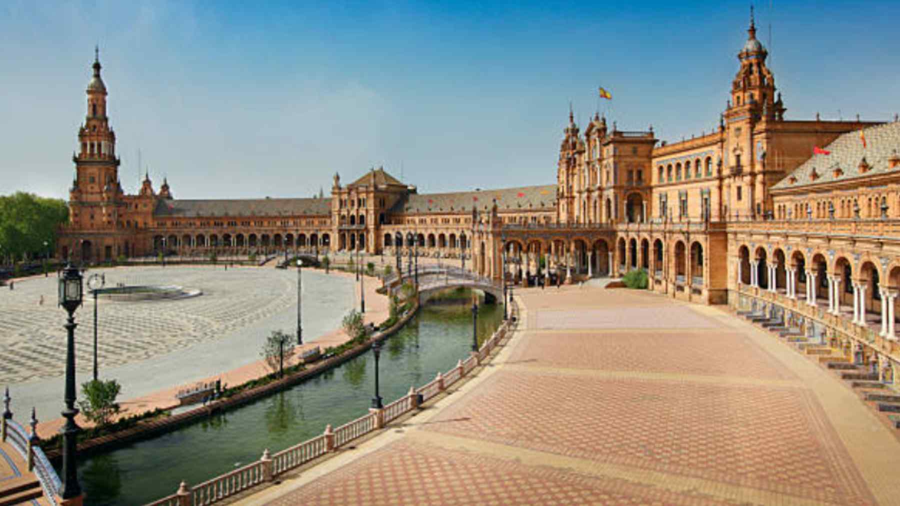 la plaza más bonita de Europa está en España