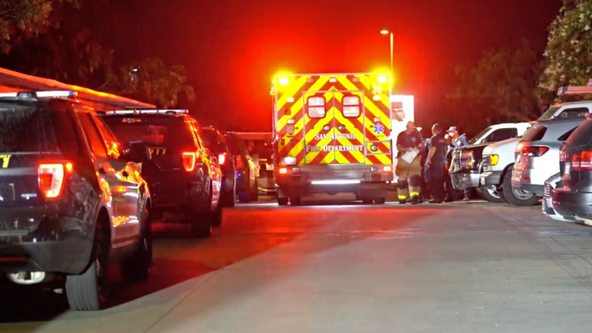 matan a mujer hispana tras atacar a policías