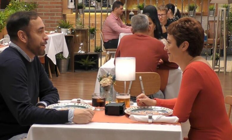 "Soy muy friki con la boca": una comensal no se corta y su cita alucina en 'First Dates'