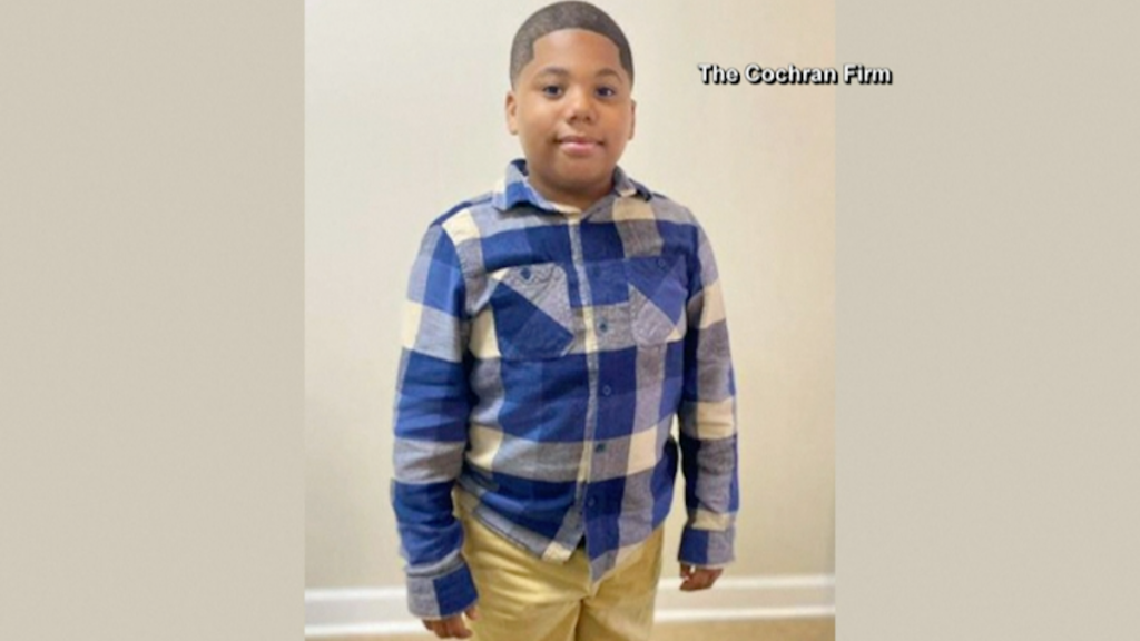 suspenden a policía que disparó a niño en Mississippi