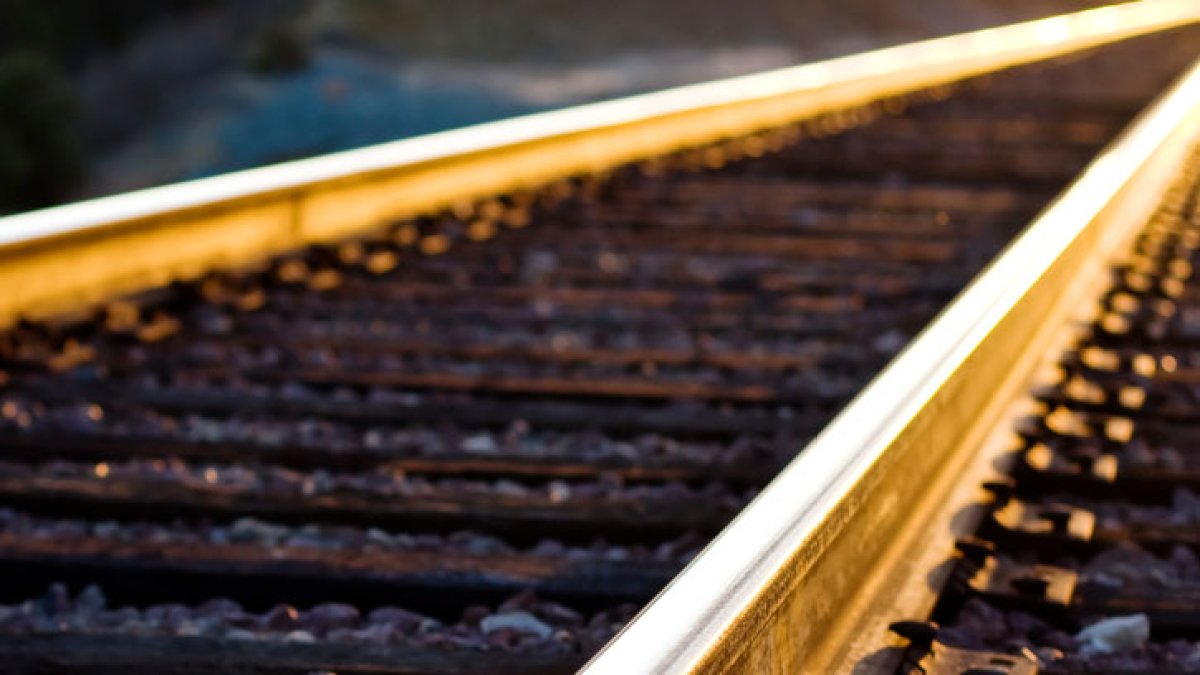 tren cae al río Yellowstone tras el derrumbe de un puente