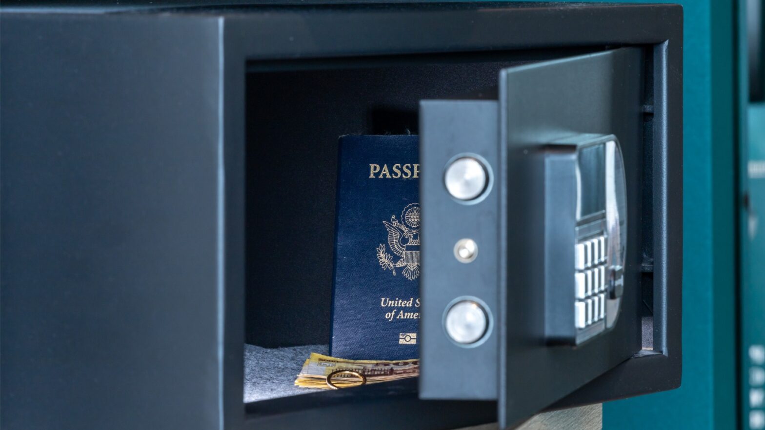 una azafata cuenta la razón