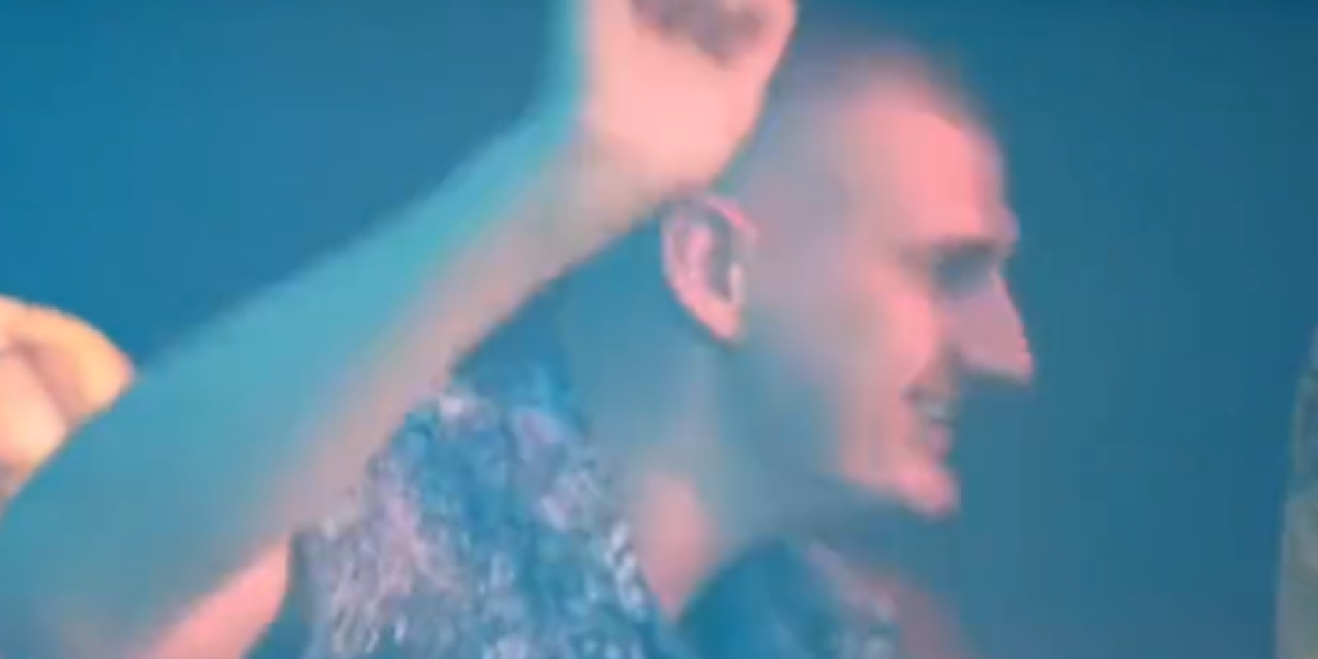 ¡Jokic por fin se desata y se pone a bailar con un cubata!