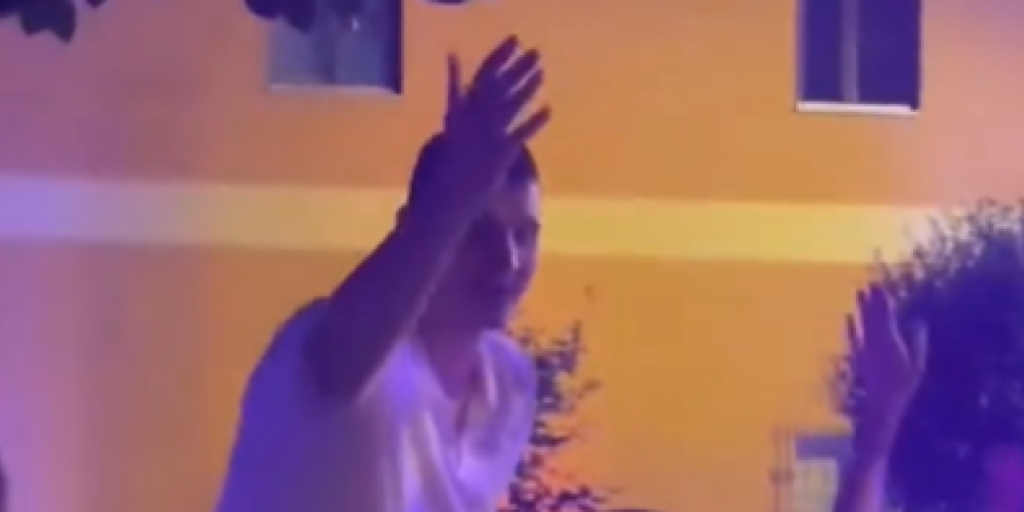 ¡Jokic, desatado bailando sobre una silla!