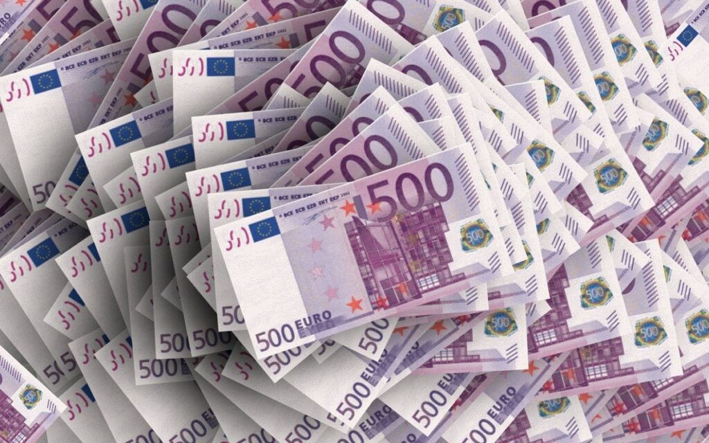 ¡No es broma! Banco transfiere por error 40 millones de euros a un cliente