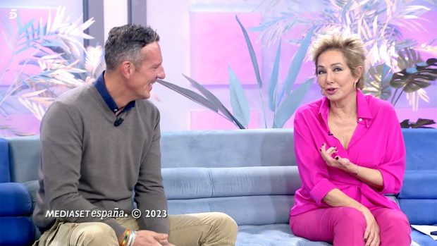Ana Rosa Quintana y Joaquín Prat en 'El Programa de Ana Rosa'. / Telecinco