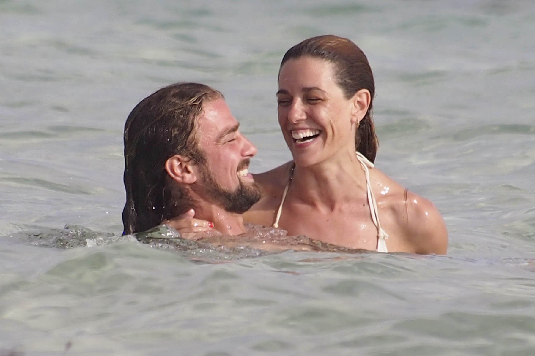 Raquel Sánchez Silva y Mario Biondo en Formentera / Gtres