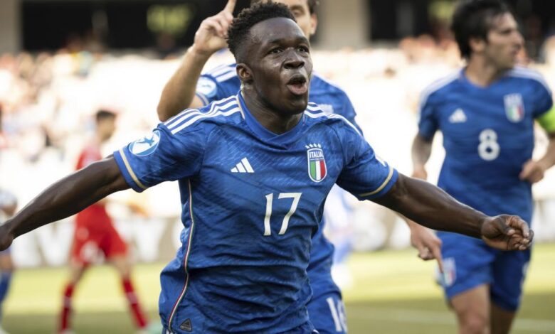 2-3: Italia pasa de golear a sufrir pero logra un triunfo clave