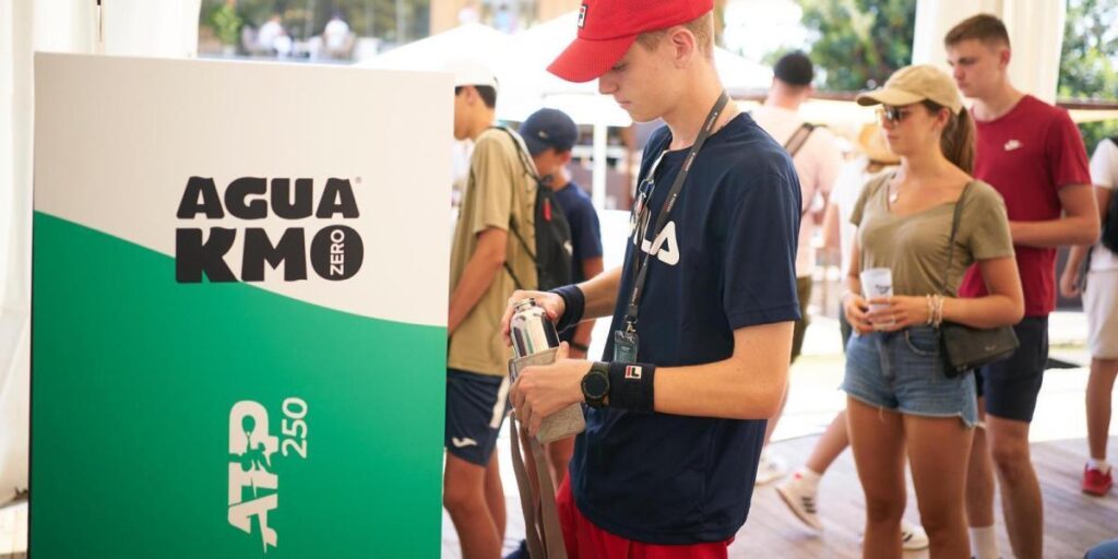 Agua KmZero sin botellas de plástico: #REFILLTHEFUTURE