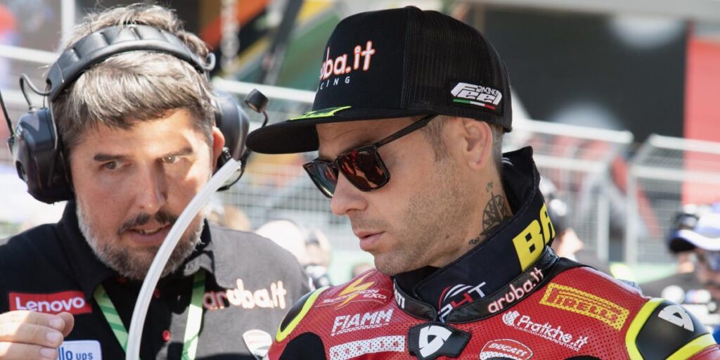 Álvaro Bautista cae en la primera vuelta y se queda sin récord