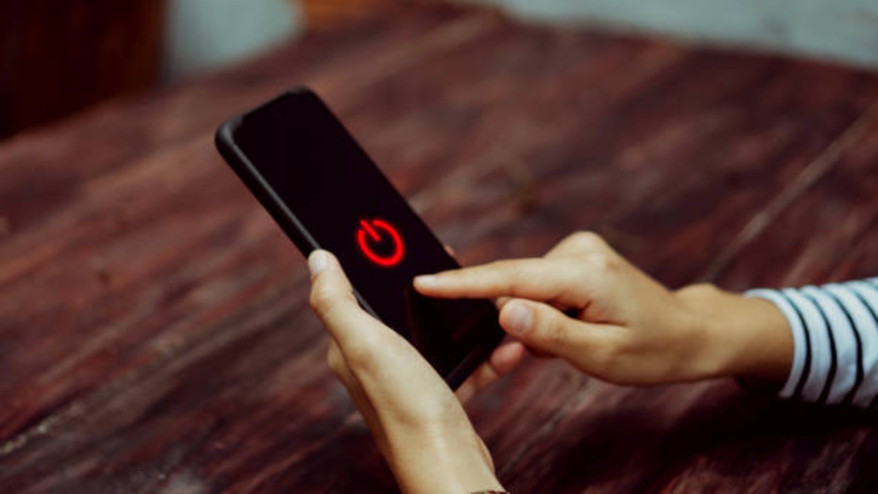 Apaga ya tu móvil 5 minutos para que no te vacíen la cuenta del banco