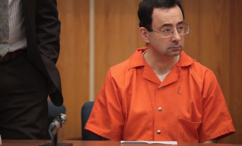 Apuñalan a Larry Nassar en prisión de Florida