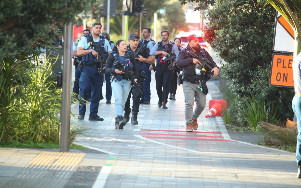 Arranca el Mundial Femenil 2023 con tiroteo mortal en Auckland | Video