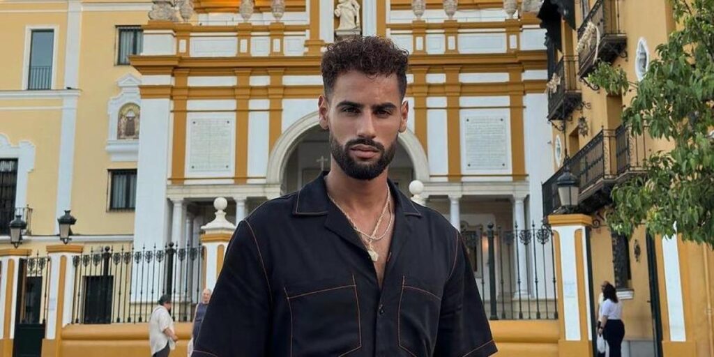 Asraf Beno, obligado a aclarar su sexualidad