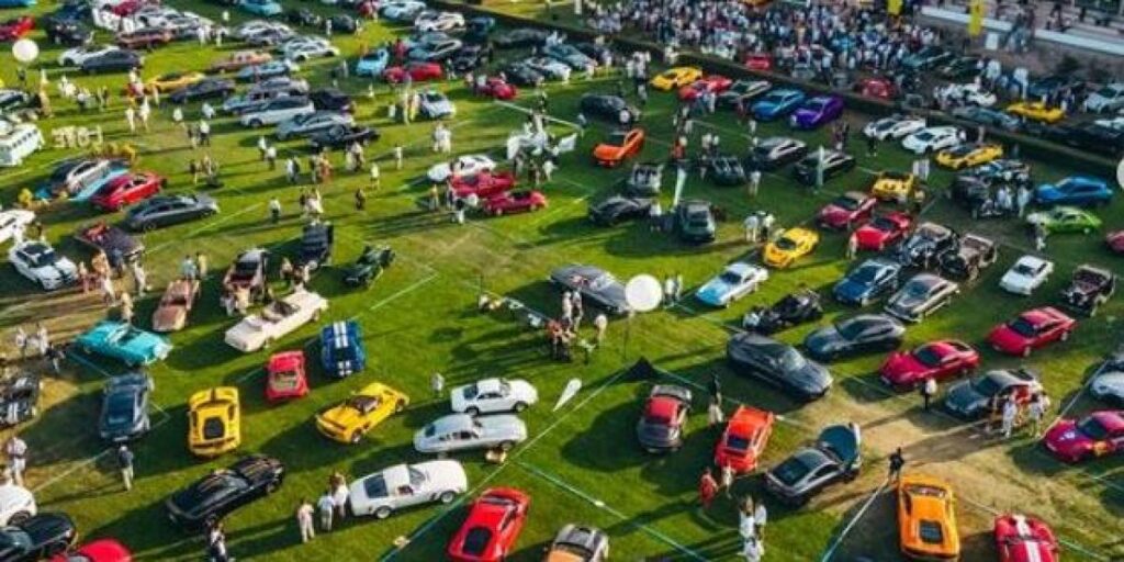 AutoBello reúne a 1.300 amantes de los clásicos en el Club de Campo