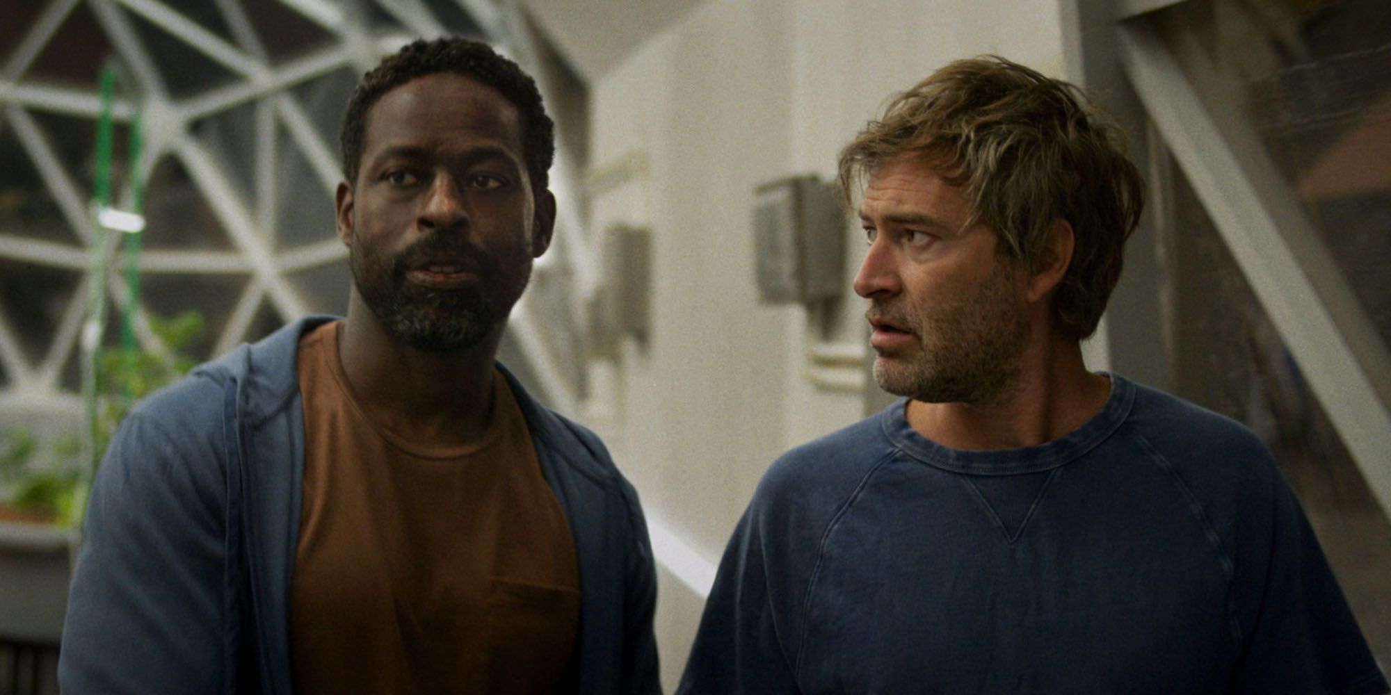 Biosphere Review: Sterling K. Brown y Mark Duplass brillan en una comedia de ciencia ficción poco convencional