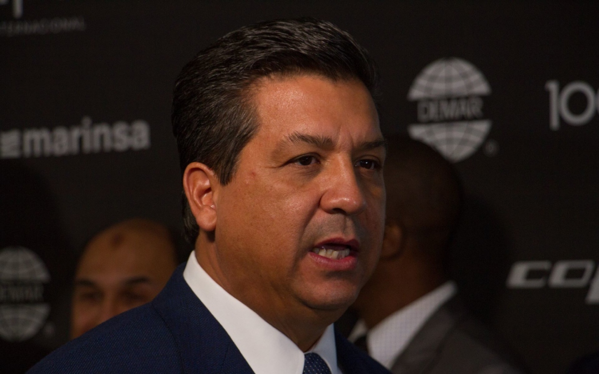 Cabeza de Vaca no acude a registrarse como candidato de Va por México; lo hace su hermano