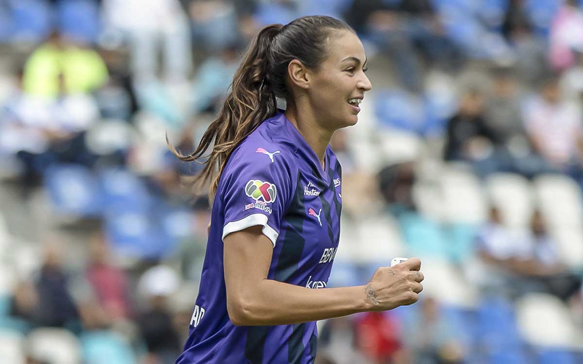 Christina Burkenroad encabeza goleada de Rayadas al Puebla