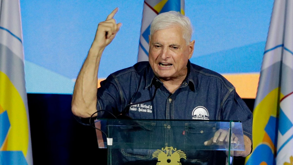 Condenan a más de 10 años de cárcel al expresidente de Panamá, Ricardo Martinelli