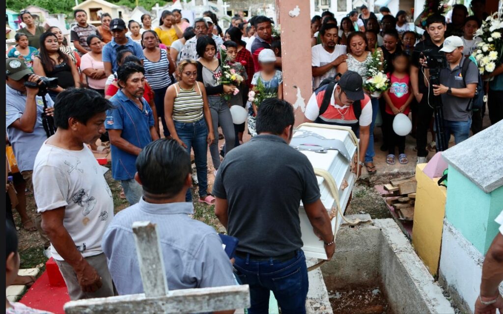 Despiden a Aitana, la niña que murió prensada por un elevador en hospital del IMSS | Video