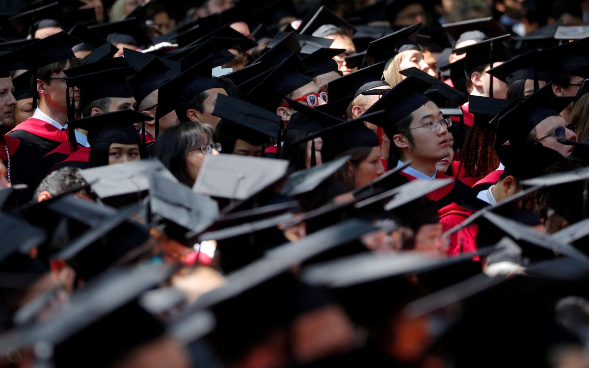 EU cancela deuda estudiantil de 804,000 personas por 39 mil millones de dólares