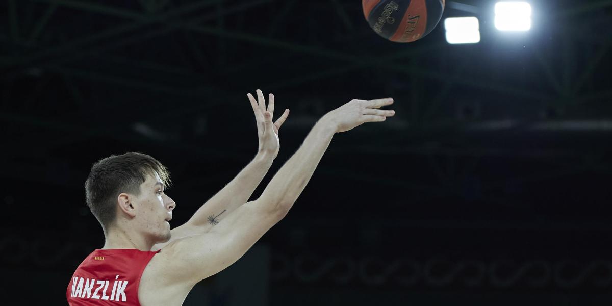 El Girona anuncia la salida de Hanzlik