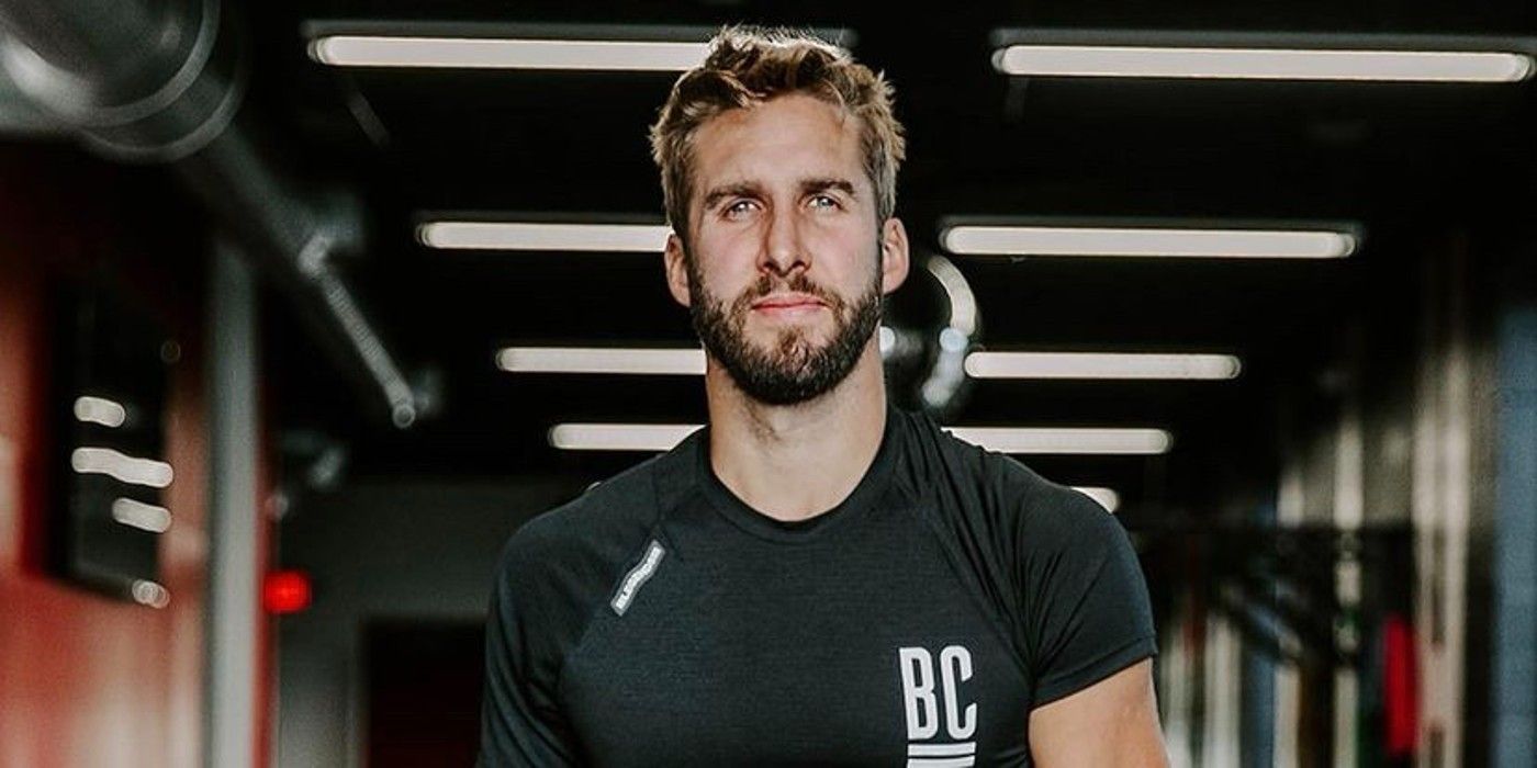 El alumno de Bachelorette Shawn Booth presenta oficialmente a la madre de su futuro bebé