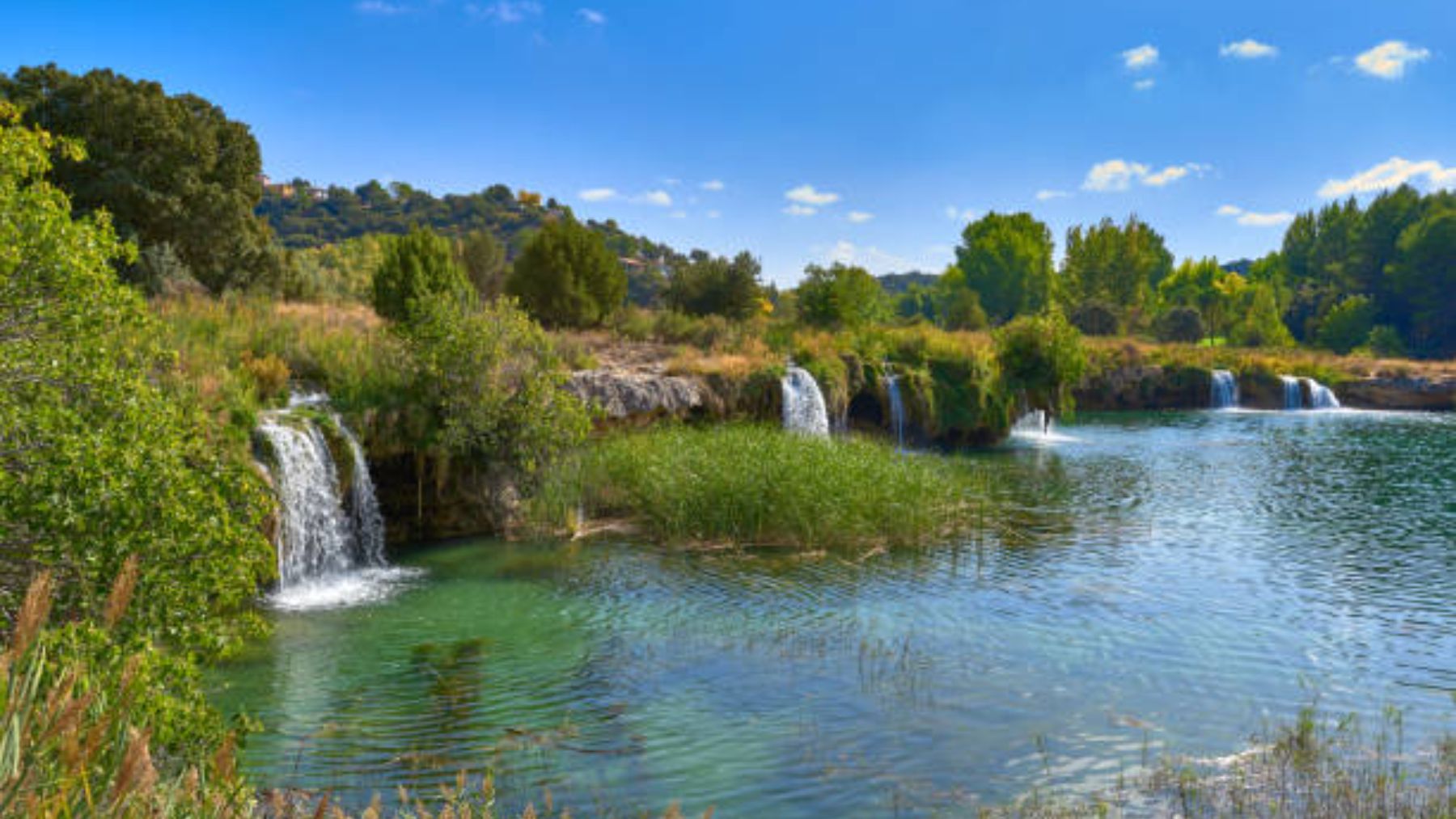 El paraíso escondido de España para nadar en aguas azules sin ir a la playa