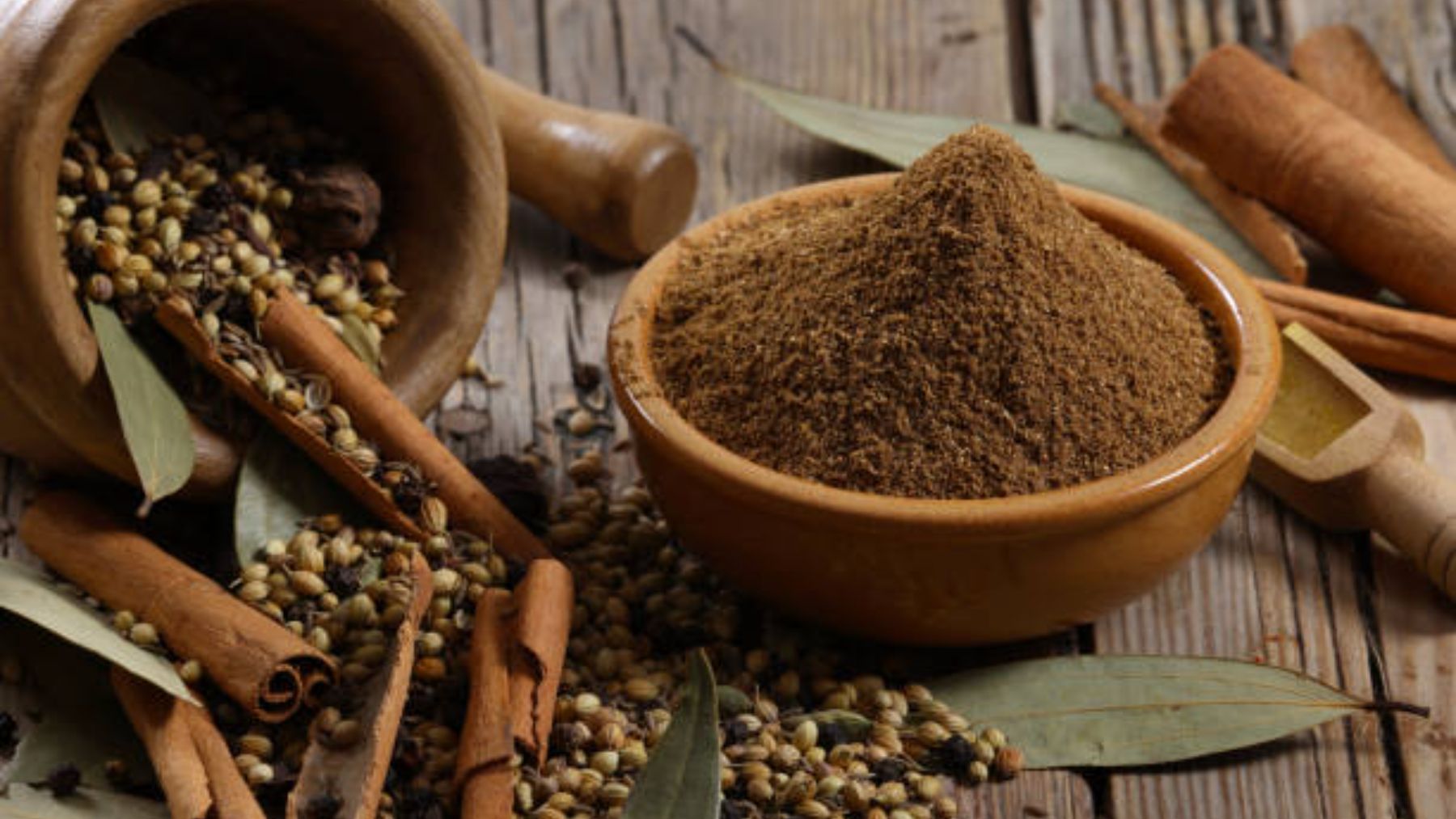 El truco del laurel y la canela que tienes que probar este verano en tu casa