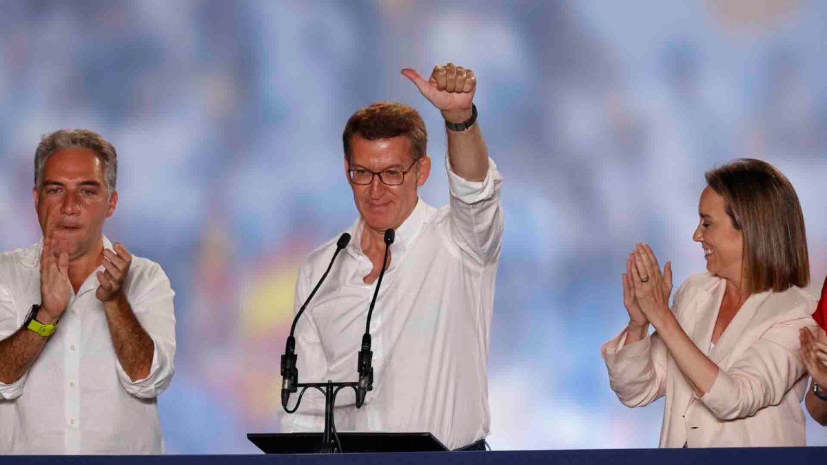 Elecciones España: los conservadores ganan 136 escaños pero sin la mayoría suficiente para gobernar