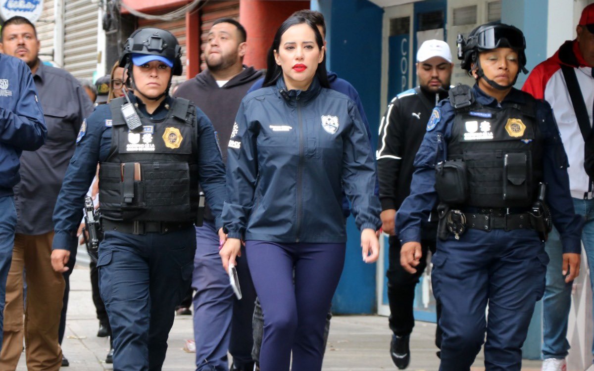 En EU 'funciona' la seguridad, dan 'cachetadón' a quien le grite a la policía: Sandra Cuevas | Video