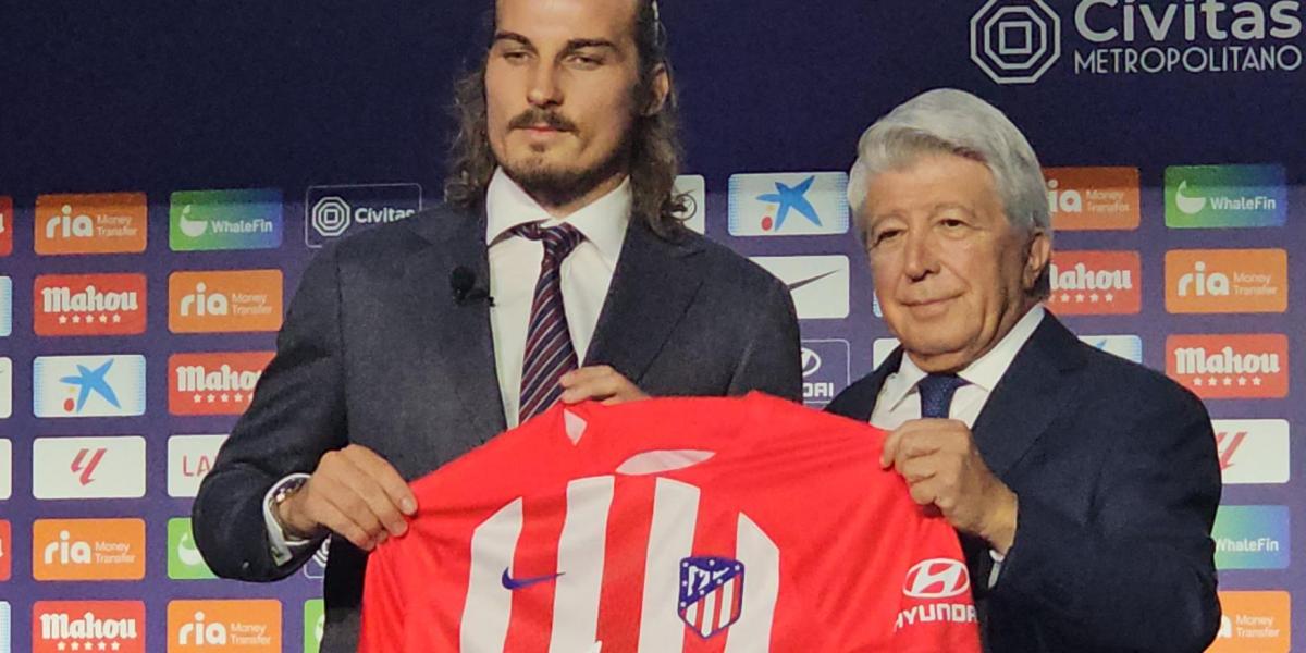 Enrique Cerezo: "Arda Turan te habrá dicho lo que representa defender al Atlético"