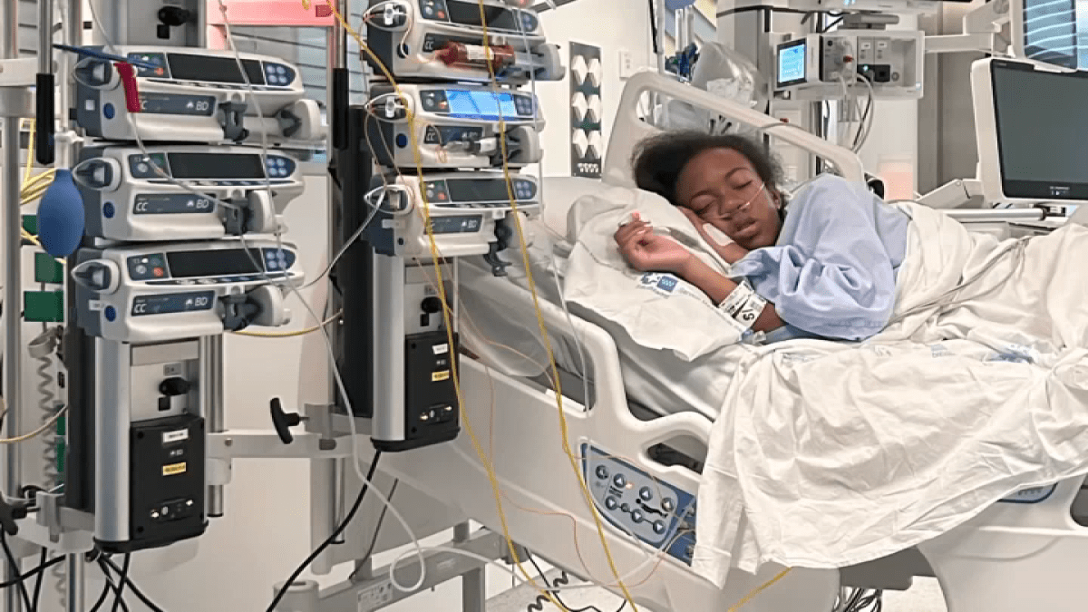 Estudiante de California en España lucha por su vida en un hospital