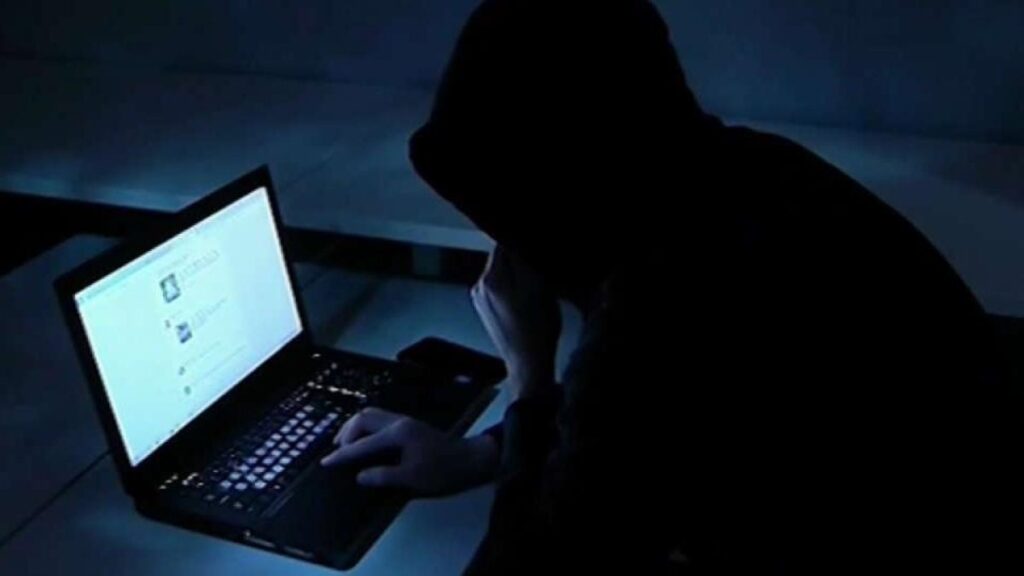 FBI alerta sobre nuevo modus operandi de depredadores sexuales para atraer a menores