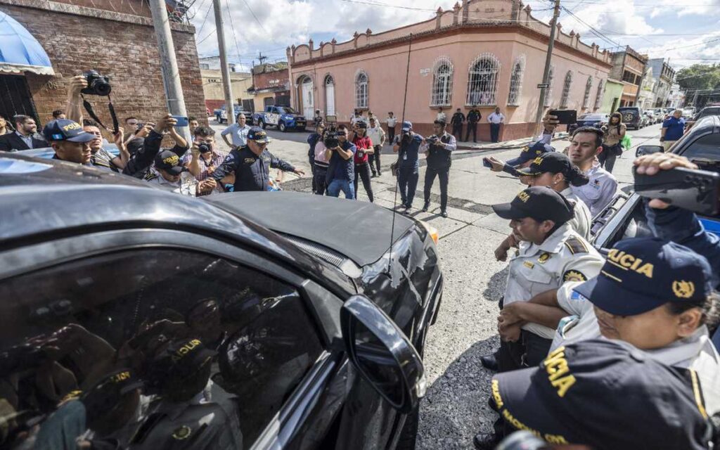 Fiscalía catea Oficina del Tribunal Electoral y ordena detener a funcionaria | Guatemala