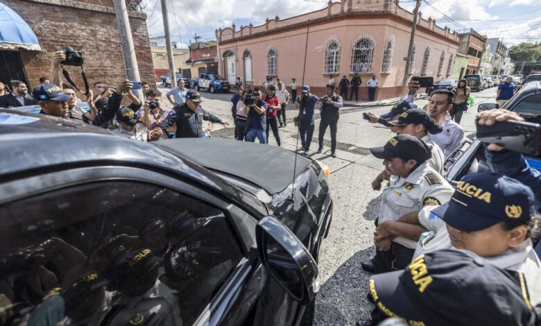 Fiscalía catea Oficina del Tribunal Electoral y ordena detener a funcionaria | Guatemala