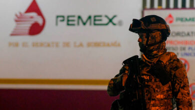 Fitch rebaja la calificación crediticia de Pemex a "B+"