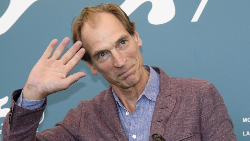 Forenses declaran como “indeterminada” la causa de muerte de Julian Sands